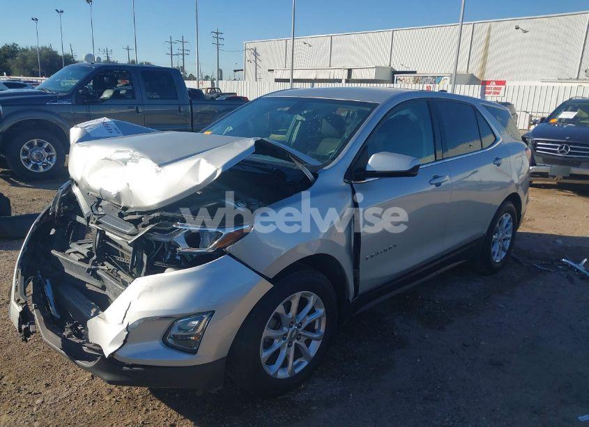 Photo 2 of 2019 Chevrolet Equinox LT (VIN 3GNAXKEV1KS513339)