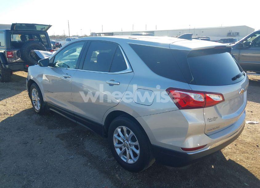 Photo 3 of 2019 Chevrolet Equinox LT (VIN 3GNAXKEV1KS513339)