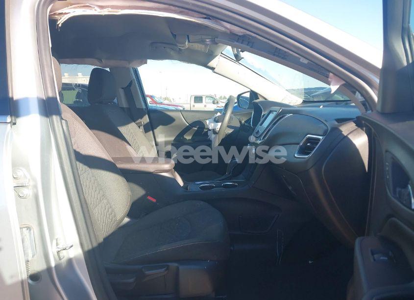 Photo 5 of 2019 Chevrolet Equinox LT (VIN 3GNAXKEV1KS513339)