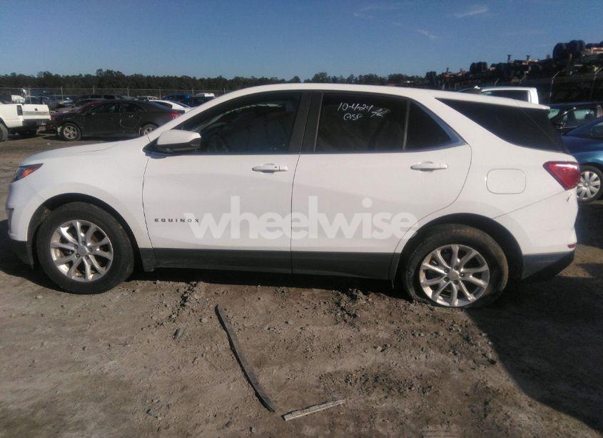 Photo 13 of 2021 Chevrolet Equinox FWD LT (VIN 3GNAXKEV1MS129273)