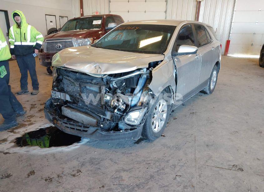 Photo 2 of 2021 Chevrolet Equinox FWD LT (VIN 3GNAXKEV1MS150320)