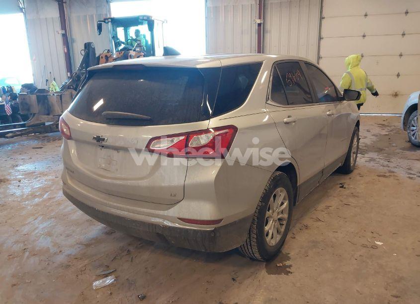 Photo 4 of 2021 Chevrolet Equinox FWD LT (VIN 3GNAXKEV1MS150320)