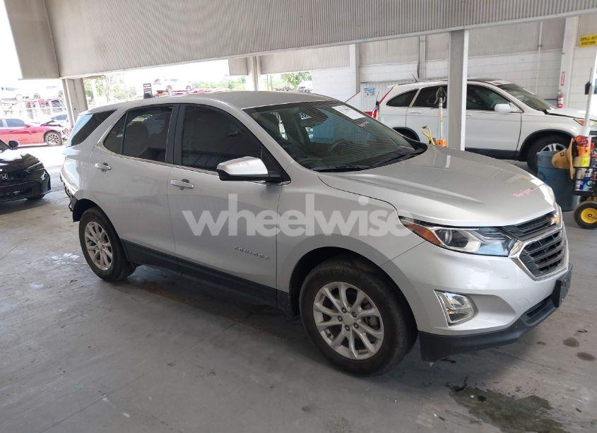 2021 Chevrolet Equinox FWD LT (VIN 3GNAXKEV1MS158210) main photo