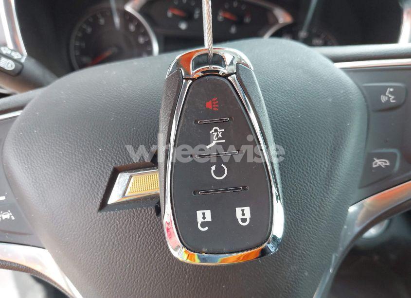 Photo 11 of 2021 Chevrolet Equinox FWD LT (VIN 3GNAXKEV1MS181857)