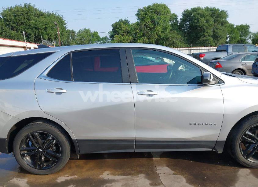 Photo 14 of 2021 Chevrolet Equinox FWD LT (VIN 3GNAXKEV1MS181857)