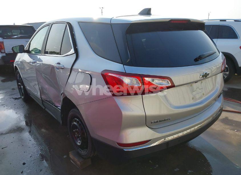 Photo 3 of 2021 Chevrolet Equinox FWD LT (VIN 3GNAXKEV1MS181857)