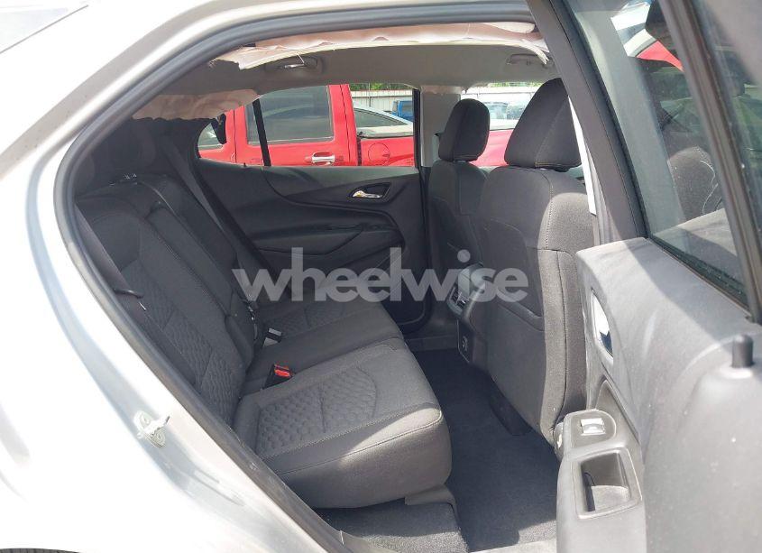 Photo 8 of 2021 Chevrolet Equinox FWD LT (VIN 3GNAXKEV1MS181857)