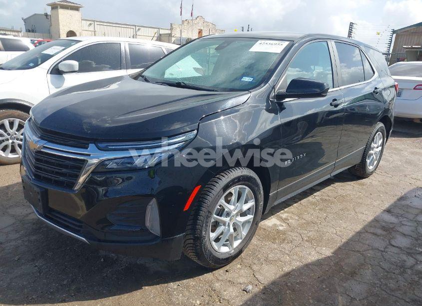 Photo 2 of 2022 Chevrolet Equinox FWD LT (VIN 3GNAXKEV1NL123095)