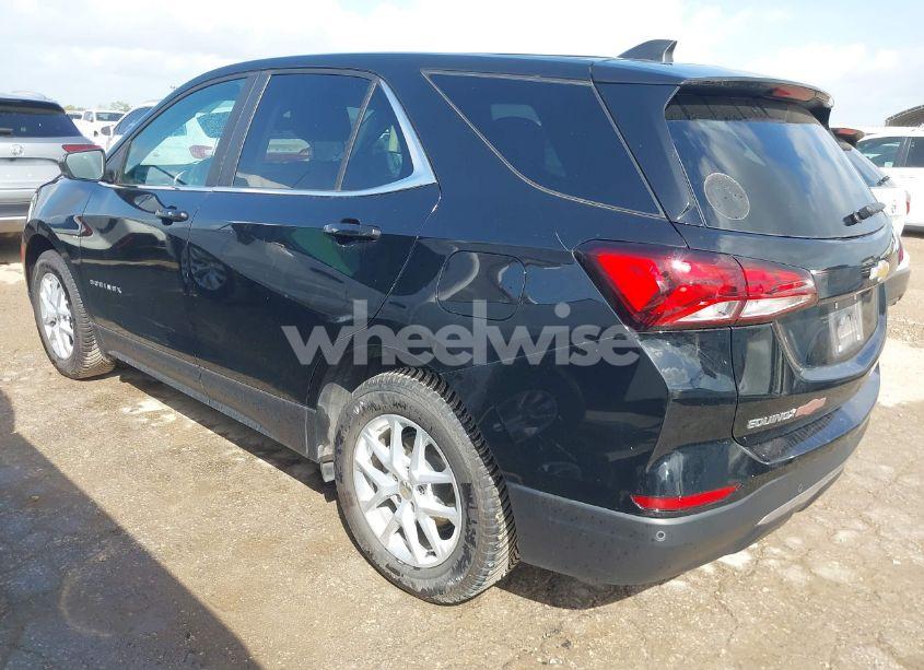 Photo 3 of 2022 Chevrolet Equinox FWD LT (VIN 3GNAXKEV1NL123095)