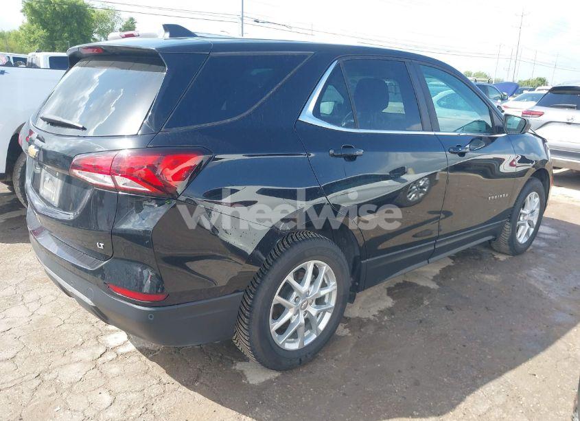 Photo 4 of 2022 Chevrolet Equinox FWD LT (VIN 3GNAXKEV1NL123095)