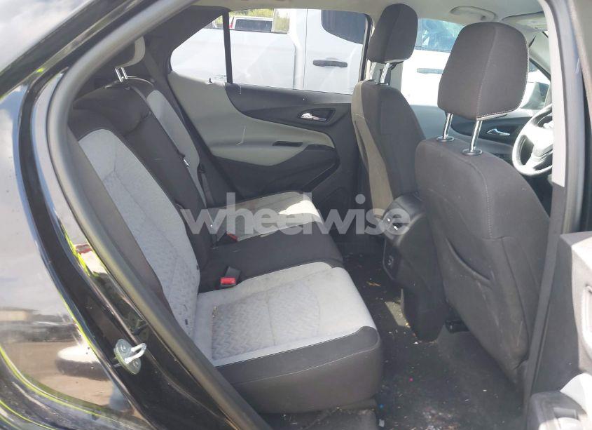 Photo 8 of 2022 Chevrolet Equinox FWD LT (VIN 3GNAXKEV1NL123095)