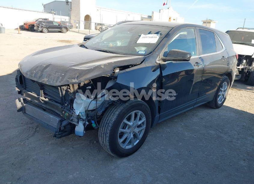 Photo 2 of 2022 Chevrolet Equinox FWD LT (VIN 3GNAXKEV1NL127986)