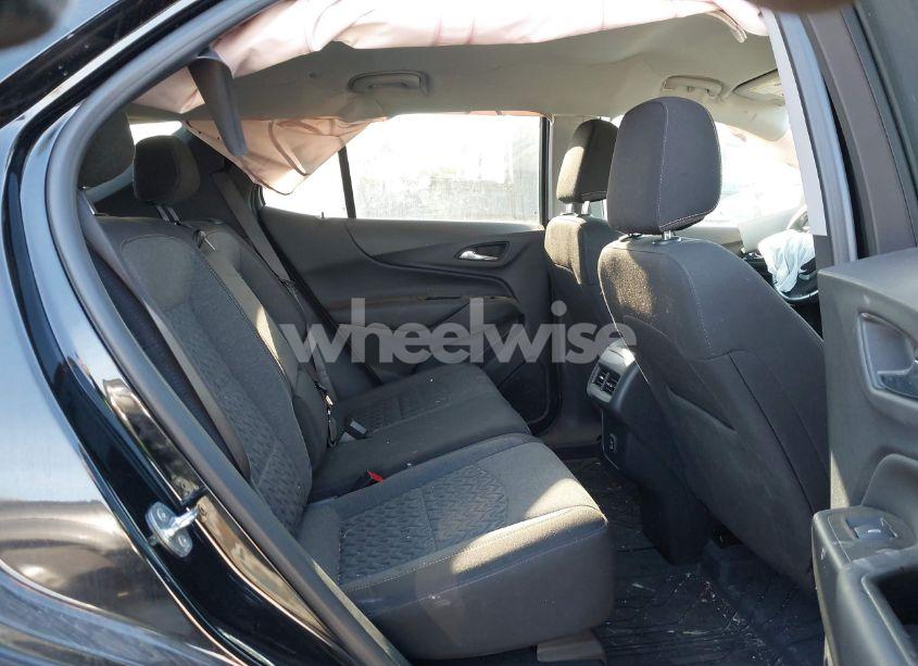 Photo 8 of 2022 Chevrolet Equinox FWD LT (VIN 3GNAXKEV1NL127986)