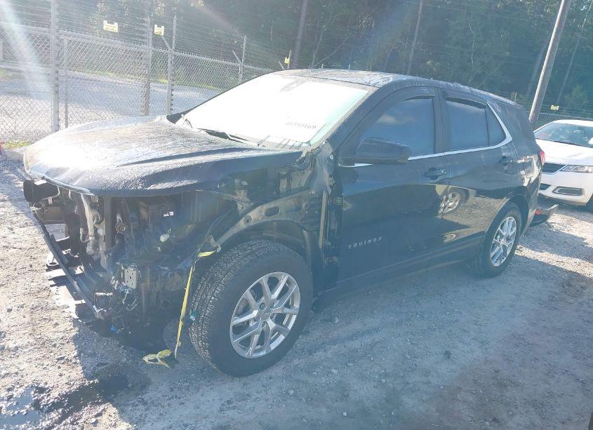 Photo 2 of 2022 Chevrolet Equinox FWD LT (VIN 3GNAXKEV1NL193227)