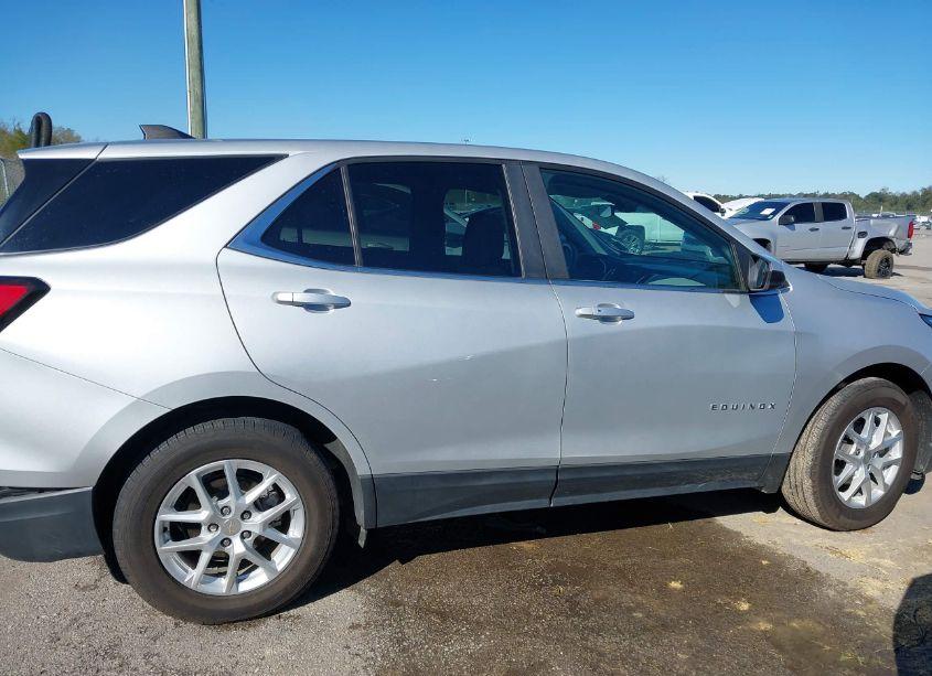 Photo 13 of 2022 Chevrolet Equinox FWD LT (VIN 3GNAXKEV1NL208910)