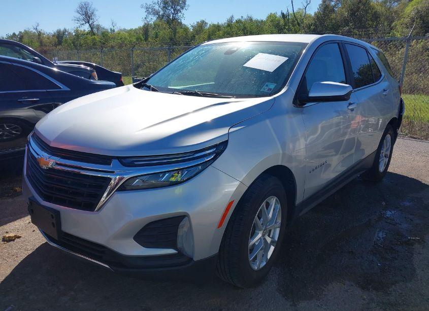 Photo 2 of 2022 Chevrolet Equinox FWD LT (VIN 3GNAXKEV1NL208910)