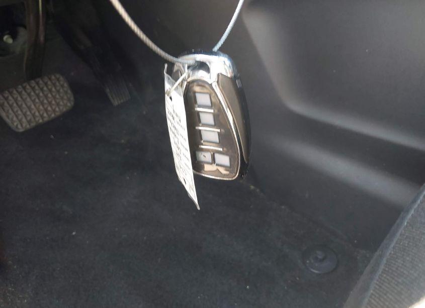 Photo 11 of 2019 Chevrolet Equinox LT (VIN 3GNAXKEV2KL196780)