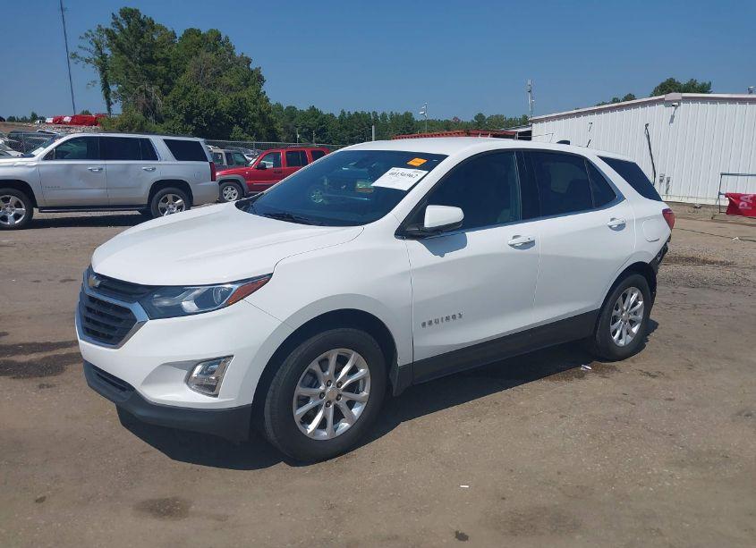 Photo 2 of 2019 Chevrolet Equinox LT (VIN 3GNAXKEV2KL196780)