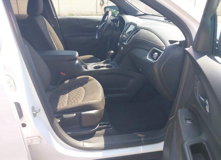 Photo 5 of 2019 Chevrolet Equinox LT (VIN 3GNAXKEV2KL196780)