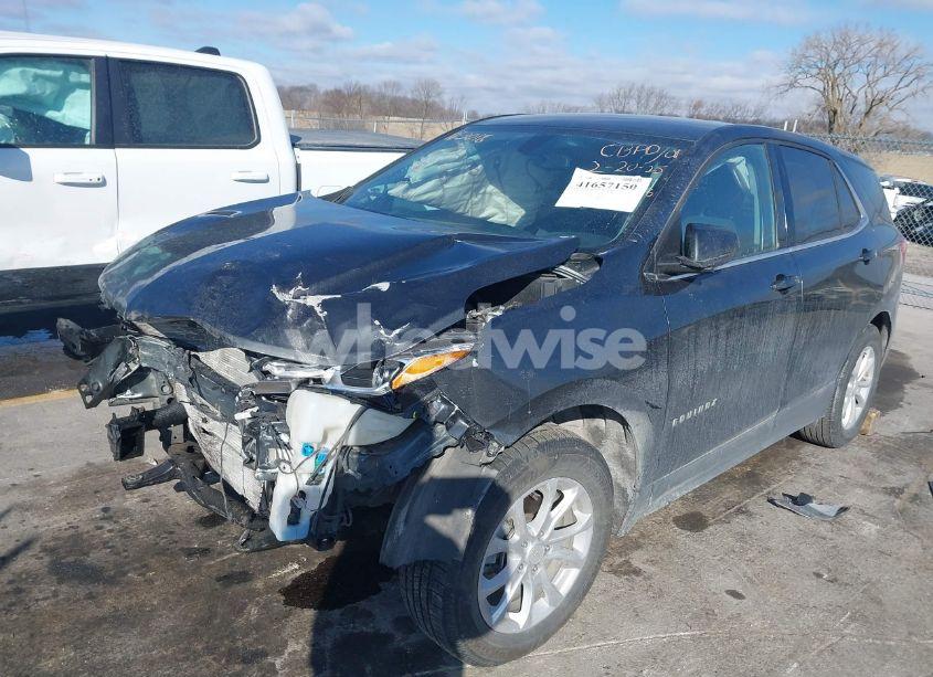 Photo 2 of 2019 Chevrolet Equinox LT (VIN 3GNAXKEV2KL200617)