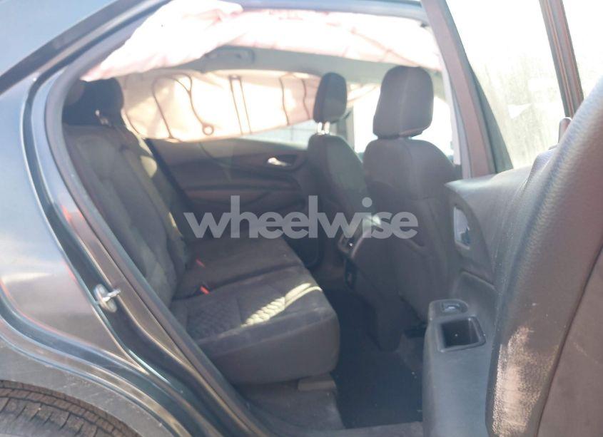 Photo 8 of 2019 Chevrolet Equinox LT (VIN 3GNAXKEV2KL200617)