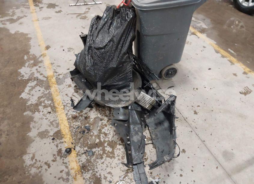 Photo 12 of 2019 Chevrolet Equinox LT (VIN 3GNAXKEV2KL310860)