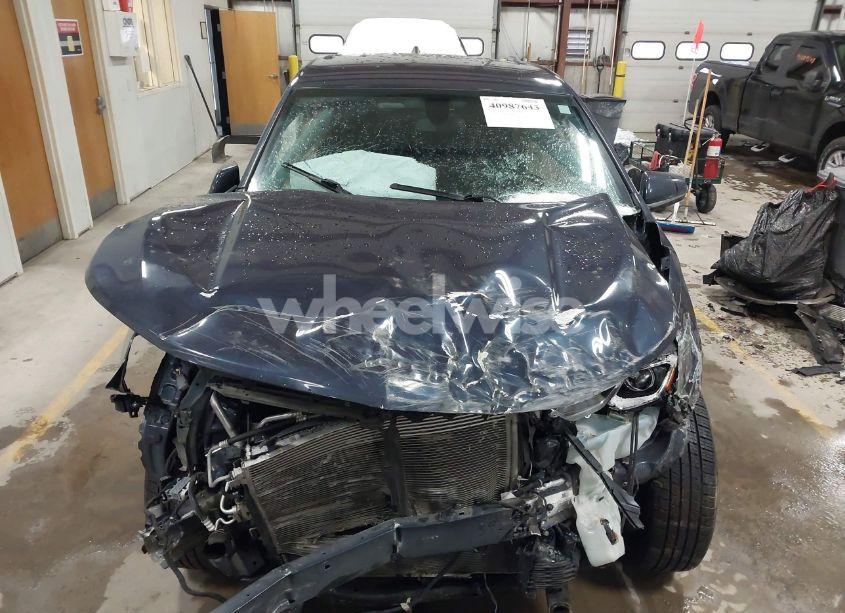 Photo 13 of 2019 Chevrolet Equinox LT (VIN 3GNAXKEV2KL310860)