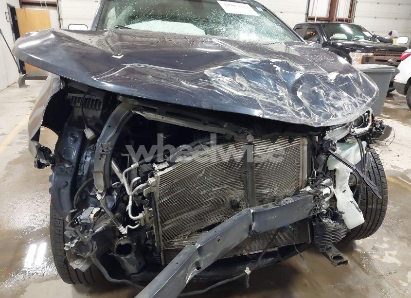 Photo 19 of 2019 Chevrolet Equinox LT (VIN 3GNAXKEV2KL310860)