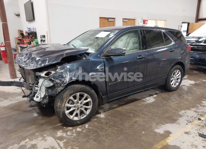 Photo 2 of 2019 Chevrolet Equinox LT (VIN 3GNAXKEV2KL310860)