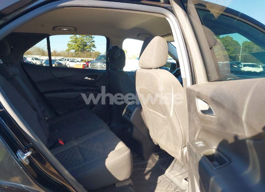 Photo 8 of 2019 Chevrolet Equinox LT (VIN 3GNAXKEV2KL362652)