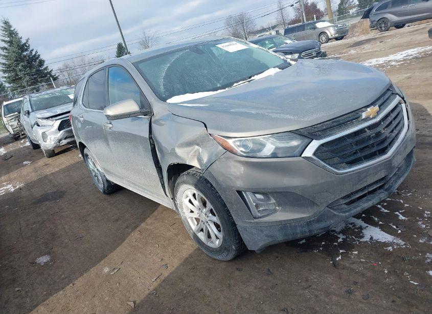 2019 Chevrolet Equinox LT (VIN 3GNAXKEV2KS584145) main photo