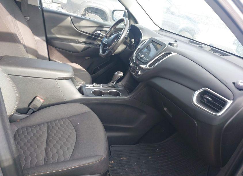 Photo 5 of 2019 Chevrolet Equinox LT (VIN 3GNAXKEV2KS584145)