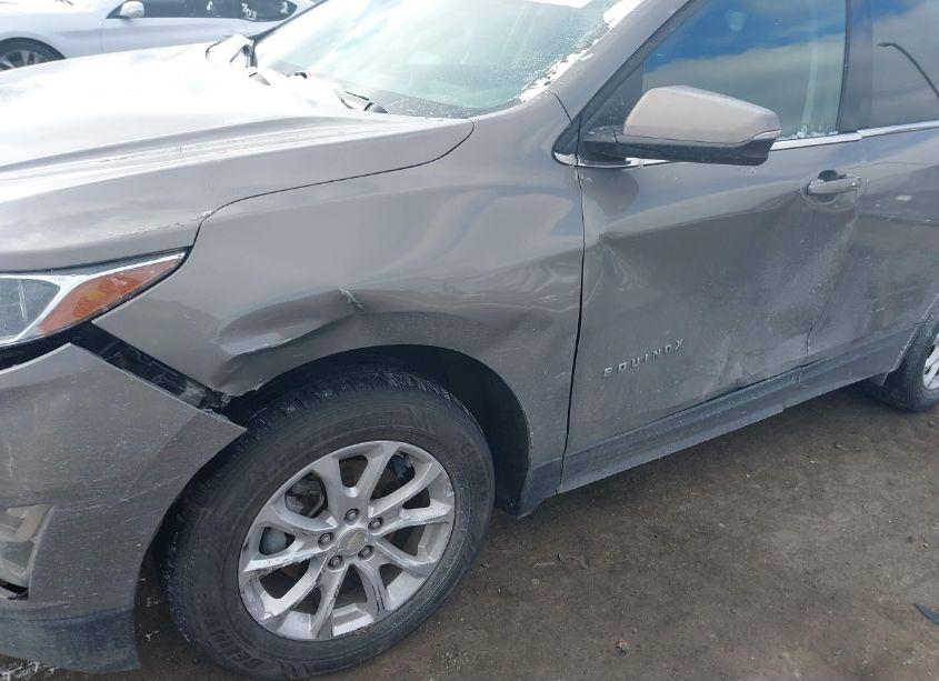 Photo 6 of 2019 Chevrolet Equinox LT (VIN 3GNAXKEV2KS584145)