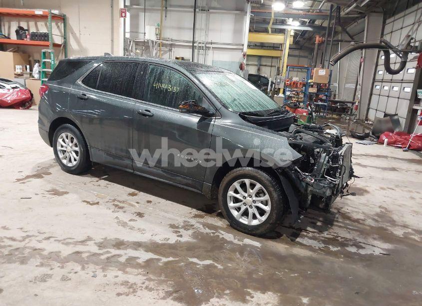 2019 Chevrolet Equinox LT (VIN 3GNAXKEV2KS591208) main photo