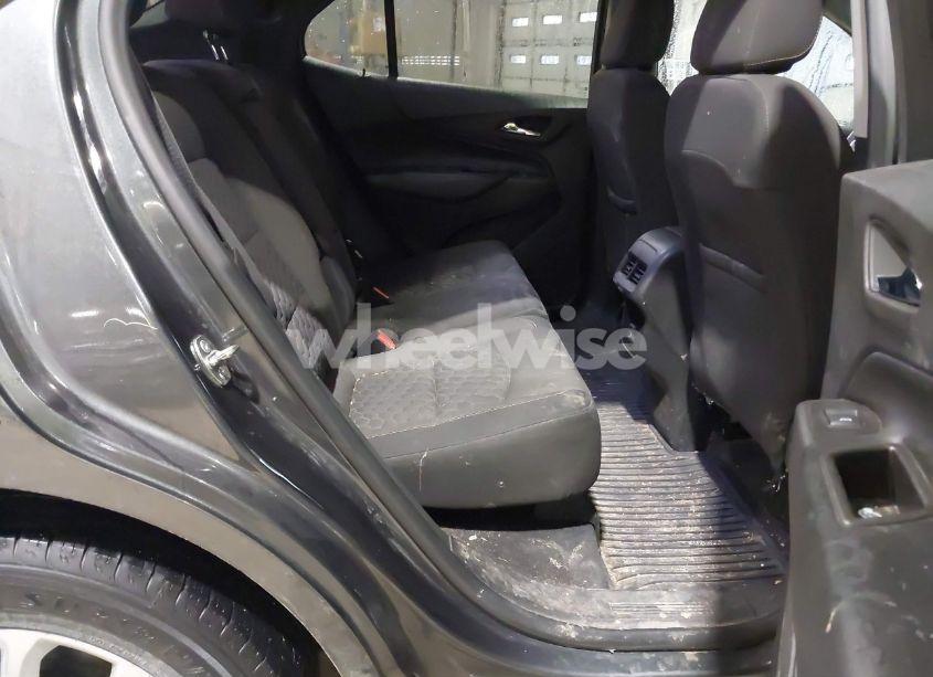 Photo 8 of 2019 Chevrolet Equinox LT (VIN 3GNAXKEV2KS591208)