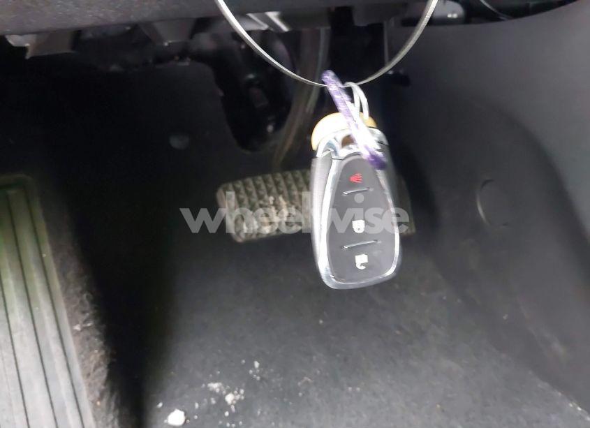 Photo 11 of 2019 Chevrolet Equinox LT (VIN 3GNAXKEV2KS630945)