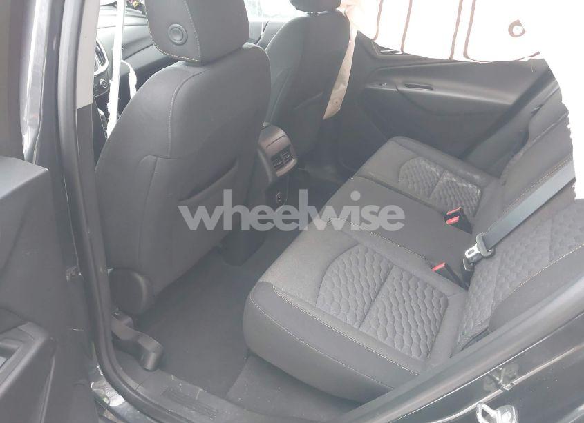 Photo 8 of 2019 Chevrolet Equinox LT (VIN 3GNAXKEV2KS630945)