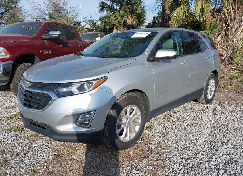 Photo 2 of 2019 Chevrolet Equinox LT (VIN 3GNAXKEV2KS634414)