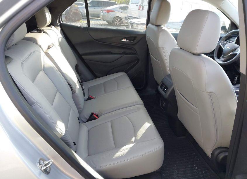 Photo 8 of 2019 Chevrolet Equinox LT (VIN 3GNAXKEV2KS634414)