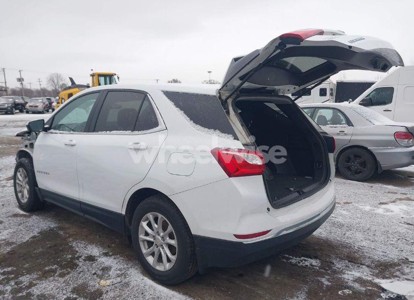 Photo 3 of 2020 Chevrolet Equinox FWD LT 1.5L TURBO (VIN 3GNAXKEV2LS710568)