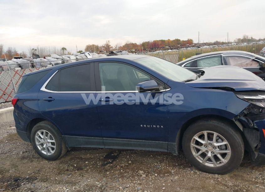 Photo 13 of 2022 Chevrolet Equinox FWD LT (VIN 3GNAXKEV2NL245156)