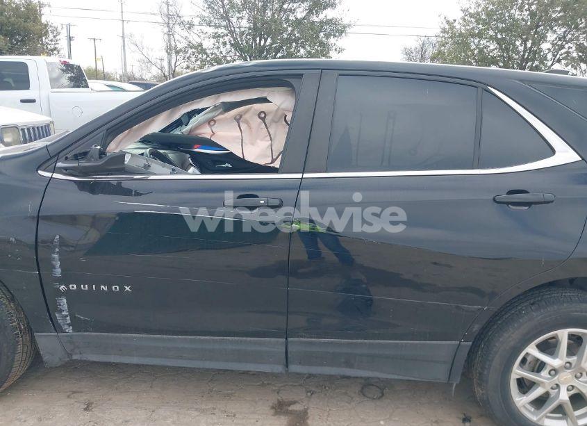 Photo 15 of 2022 Chevrolet Equinox FWD LT (VIN 3GNAXKEV2NL266430)