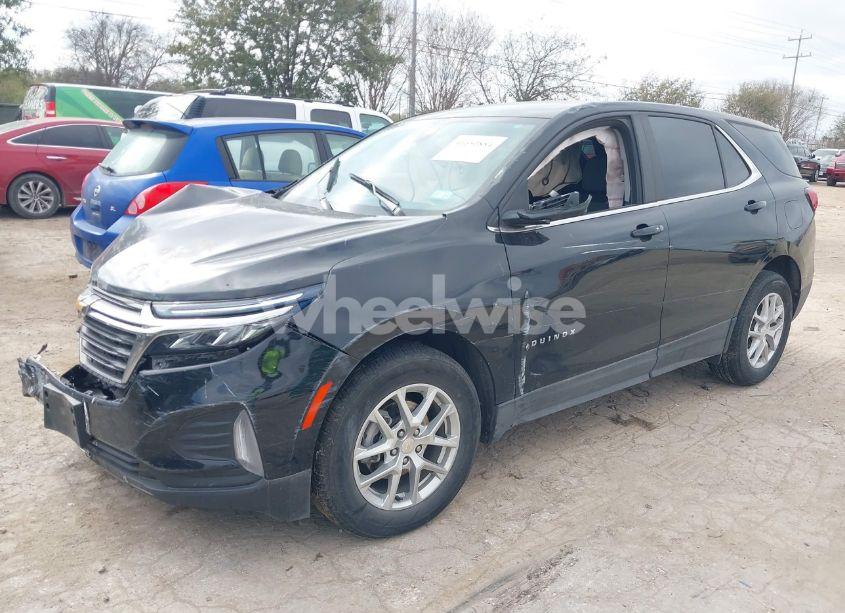 Photo 2 of 2022 Chevrolet Equinox FWD LT (VIN 3GNAXKEV2NL266430)