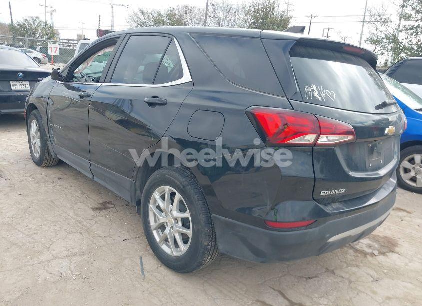 Photo 3 of 2022 Chevrolet Equinox FWD LT (VIN 3GNAXKEV2NL266430)