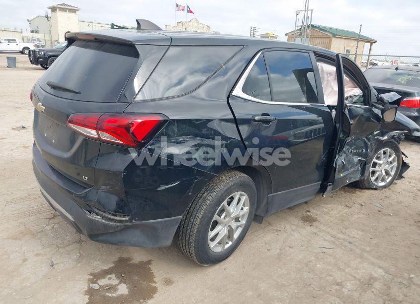 Photo 4 of 2022 Chevrolet Equinox FWD LT (VIN 3GNAXKEV2NL266430)