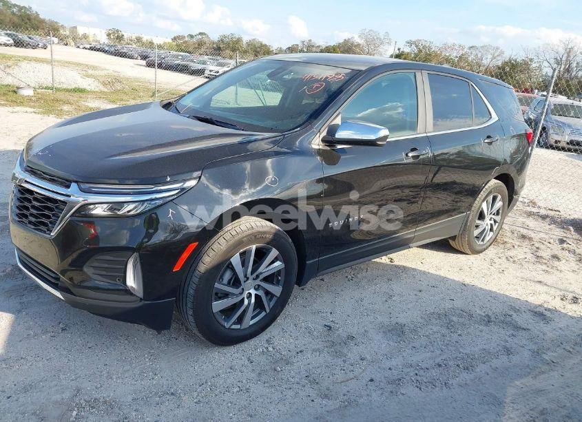Photo 2 of 2022 Chevrolet Equinox FWD LT (VIN 3GNAXKEV2NL294812)
