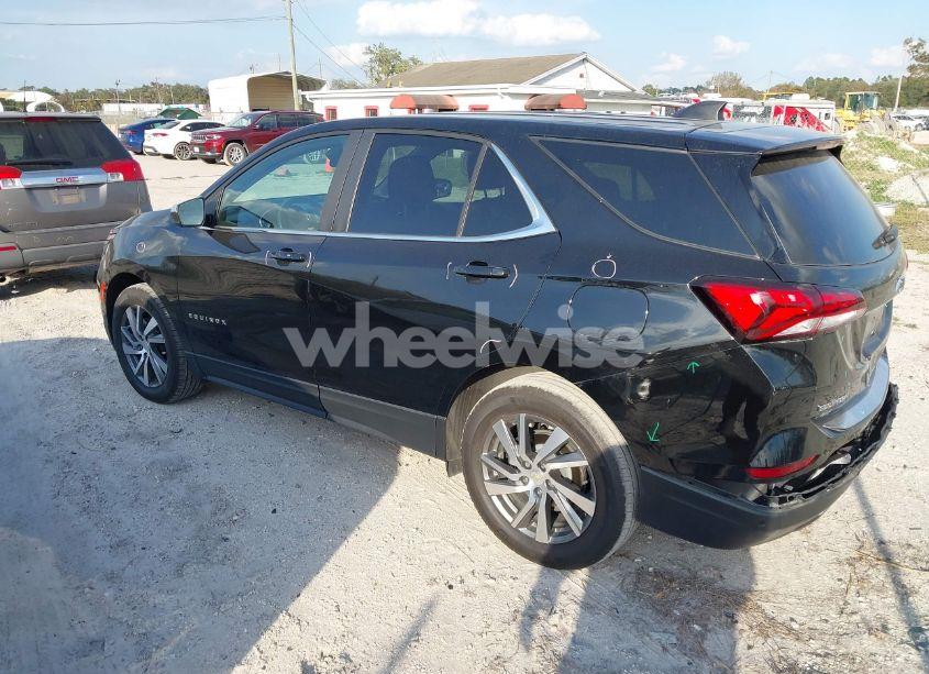 Photo 3 of 2022 Chevrolet Equinox FWD LT (VIN 3GNAXKEV2NL294812)