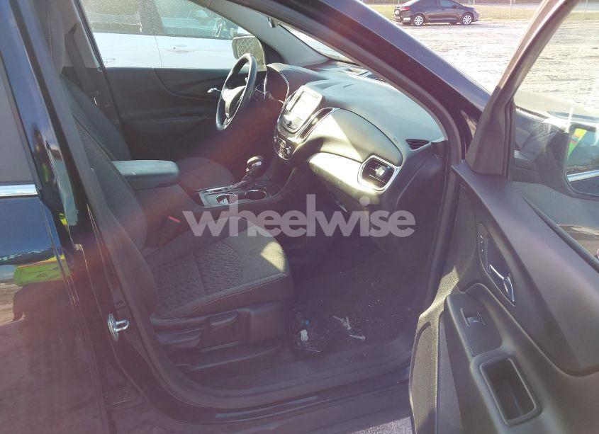 Photo 5 of 2022 Chevrolet Equinox FWD LT (VIN 3GNAXKEV2NL294812)