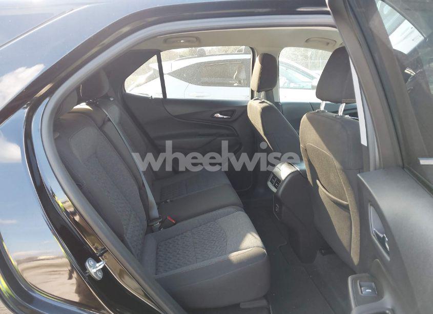 Photo 8 of 2022 Chevrolet Equinox FWD LT (VIN 3GNAXKEV2NL294812)