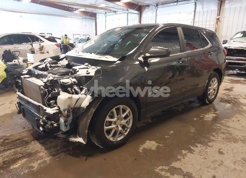 Photo 2 of 2022 Chevrolet Equinox FWD LT (VIN 3GNAXKEV2NS178306)